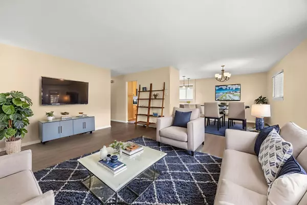 Woodridge, IL 60517,6805 Westmoreland Drive