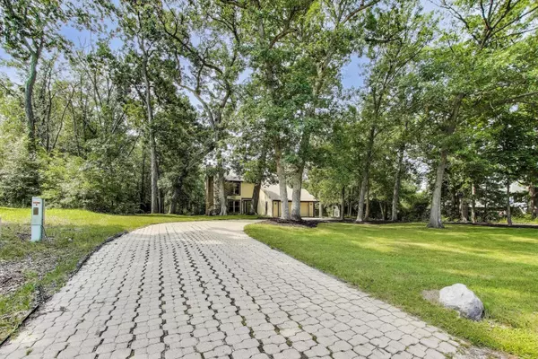 Steger, IL 60475,21191 Lisa Lane