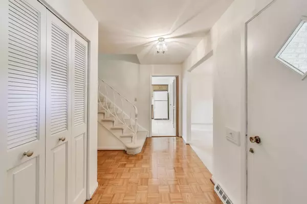 Northbrook, IL 60062,1904 Birch Road