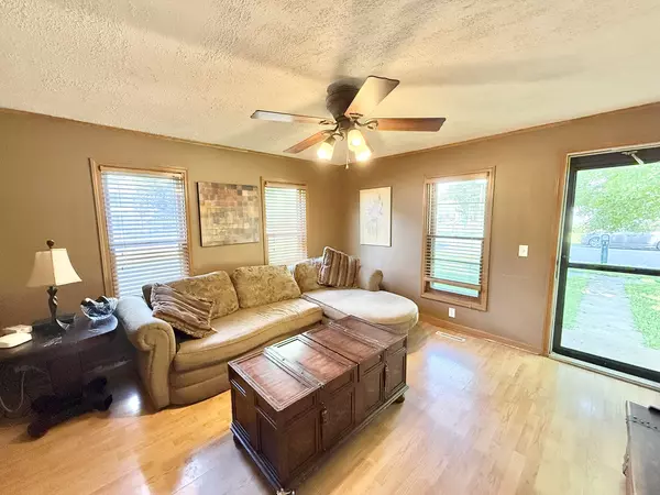 Byron, IL 61010,332 N Franklin Street