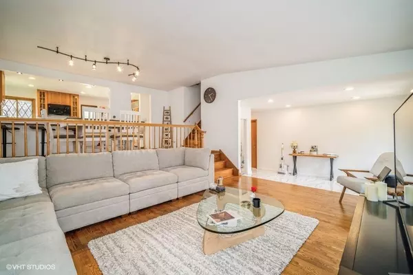 Mount Prospect, IL 60056,1922 E Hopi Lane