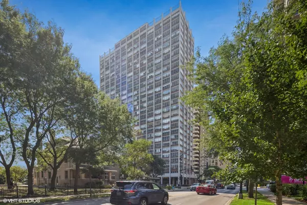 6171 N Sheridan Road #2404, Chicago, IL 60660