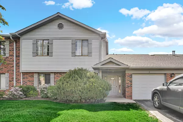 Arlington Heights, IL 60004,1415 W Partridge Lane #5