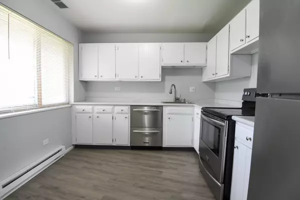 Lansing, IL 60438,2306 Holiday Terrace #146