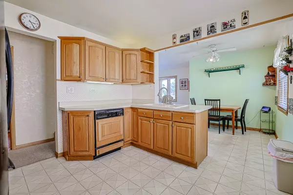 Niles, IL 60714,7453 W Keeney Street