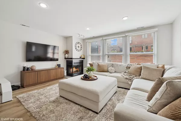 Chicago, IL 60614,2660 N Bosworth Avenue #2SW