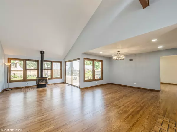 Gurnee, IL 60031,468 Tanglewood Drive