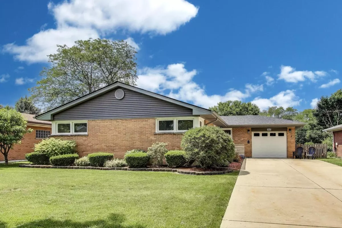 Mount Prospect, IL 60056,207 E Berkshire Lane