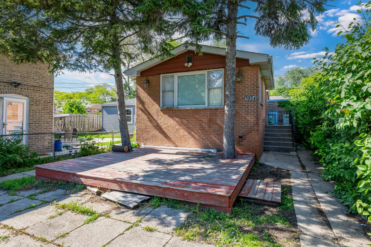 Lincolnwood, IL 60712,3924 W GREENLEAF Avenue