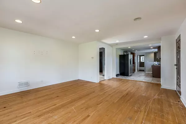 Lincolnwood, IL 60712,3924 W GREENLEAF Avenue