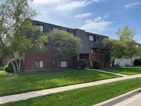 1253 Getzelman Drive #1N, Elgin, IL 60123