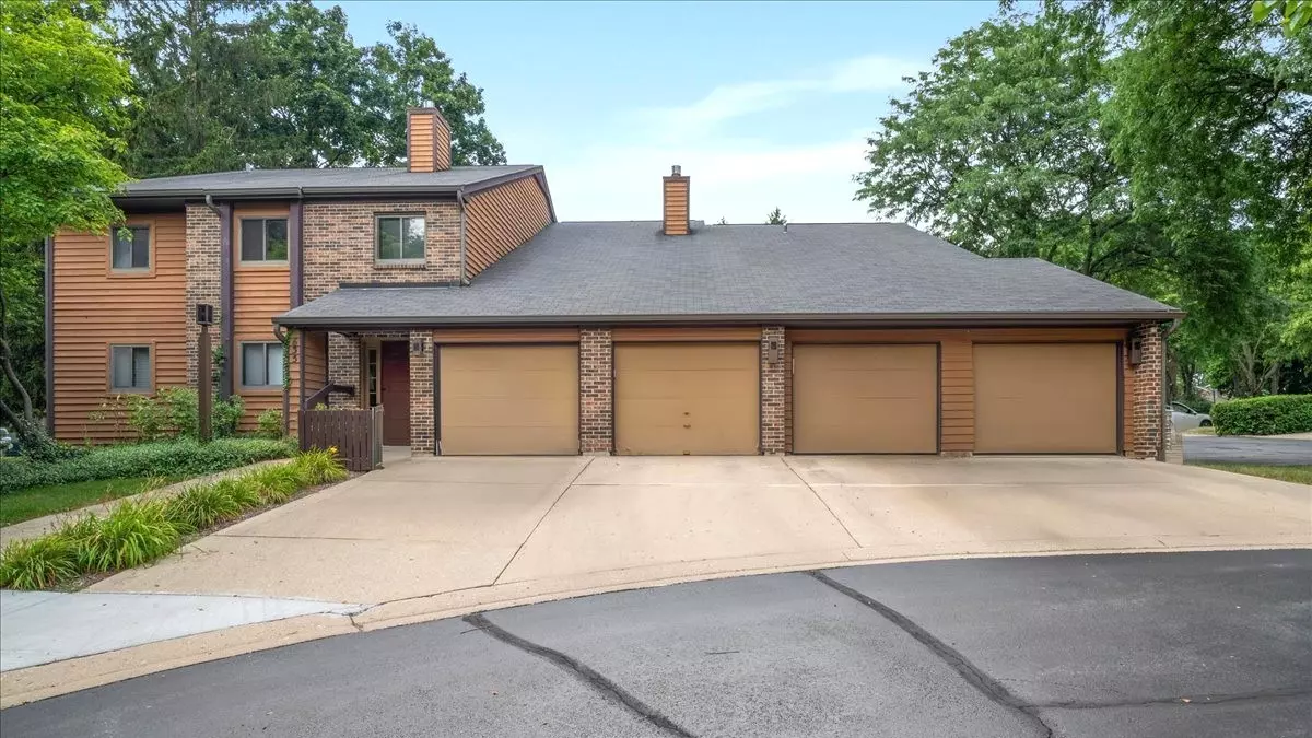 Elgin, IL 60120,635 Waverly Drive #C