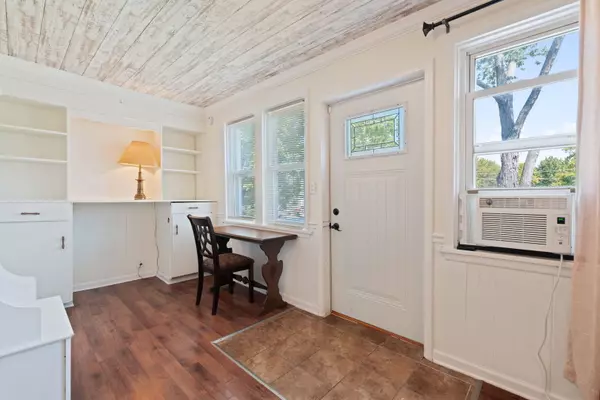 Ingleside, IL 60041,26177 W Lakeview Avenue