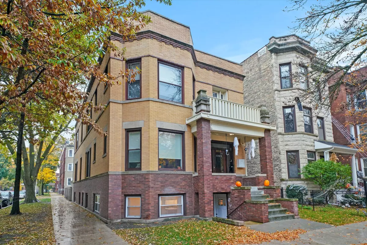 Chicago, IL 60625,2203 W Giddings Street #G