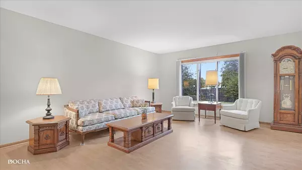 Glen Ellyn, IL 60137,23W234 Woodcroft Drive