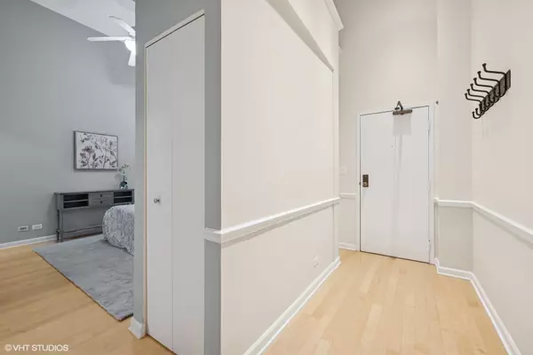 Evanston, IL 60201,807 Church Street #503