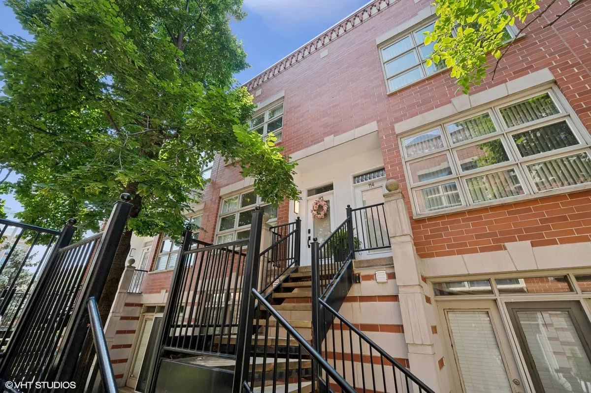 Chicago, IL 60642,855 W Erie Street #113