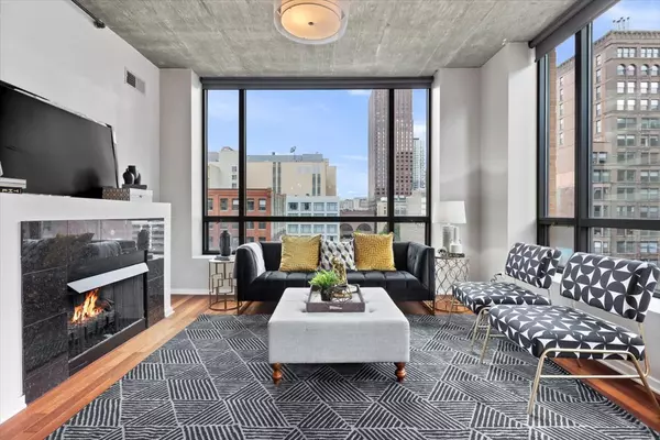 Chicago, IL 60605,520 S State Street #710