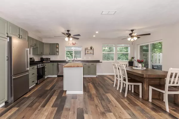 Downs, IL 61736,7981 Johnson Lane