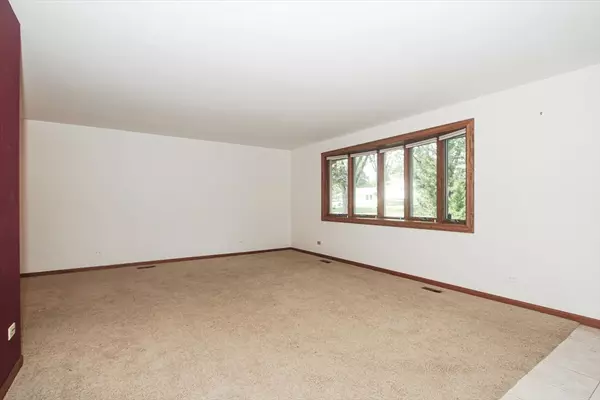 Schaumburg, IL 60193,1925 Syracuse Lane