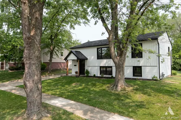 Orland Park, IL 60462,9058 Caddy Court