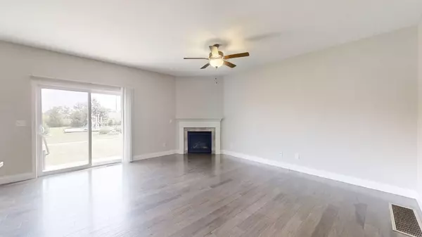 Champaign, IL 61822,752 Sedgegrass Drive