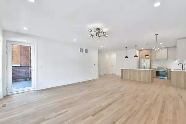 Chicago, IL 60612,2147 W Adams Street #1N
