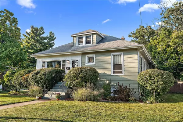 Homewood, IL 60430,1758 Pine Road