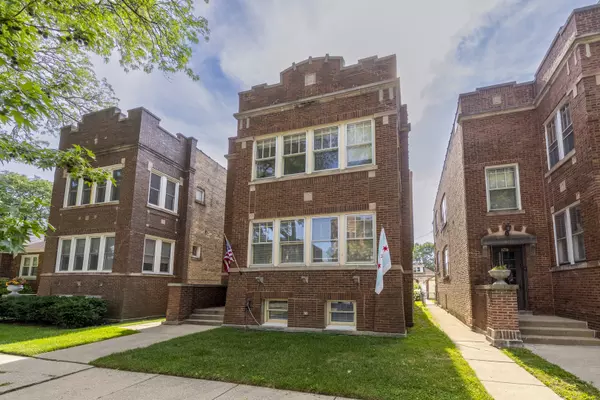 Chicago, IL 60645,6712 N Maplewood Avenue