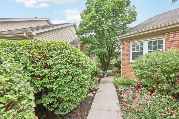 Elgin, IL 60123,510 Shagbark Drive #510
