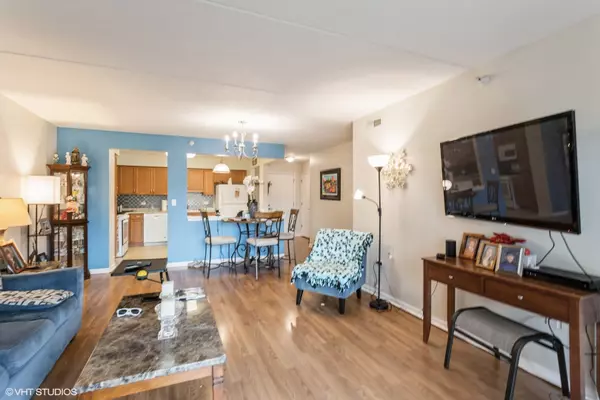 Des Plaines, IL 60016,390 S Western Avenue #512