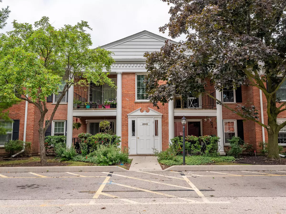 Barrington, IL 60010,530 Shorely Drive #204