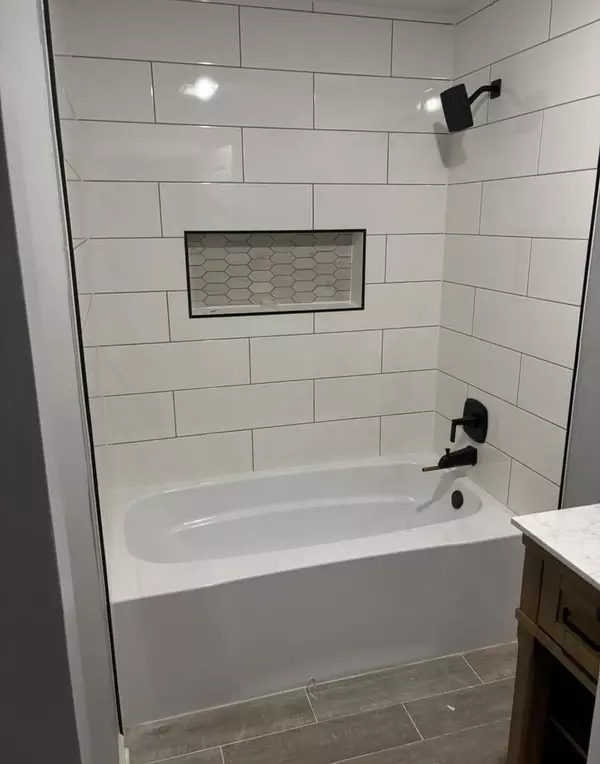 Braidwood, IL 60408,466 N Walker Street