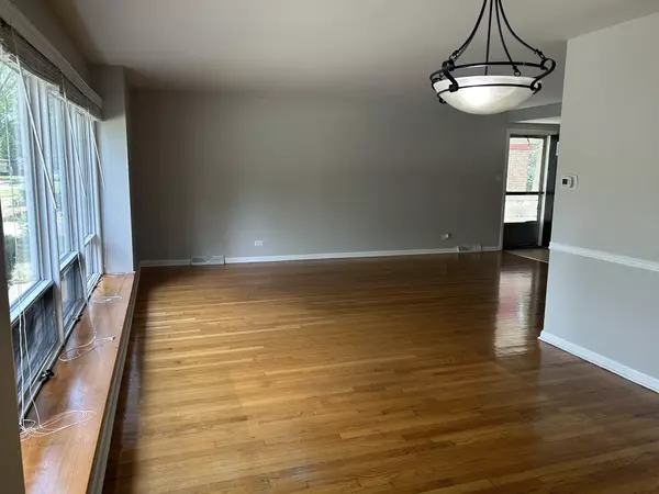 Glenwood, IL 60425,330 W Holly Court