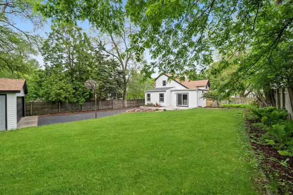 Glen Ellyn, IL 60137,504 Newton Avenue