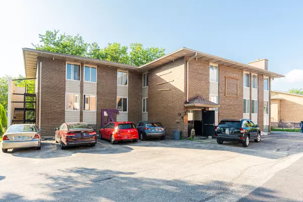 919 Greenbrier Road, Dekalb, IL 60115