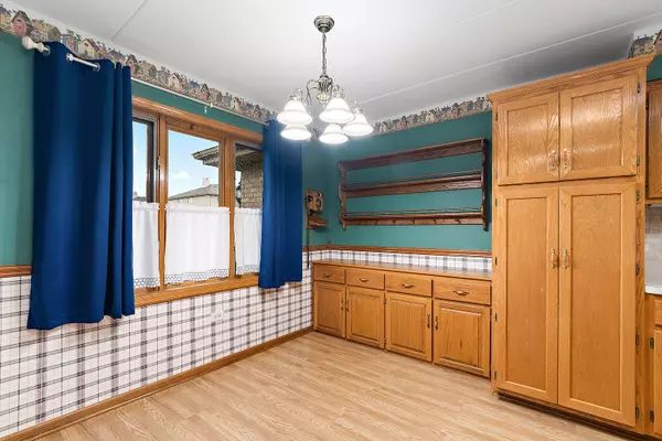 Crestwood, IL 60418,5125 139th Place #603