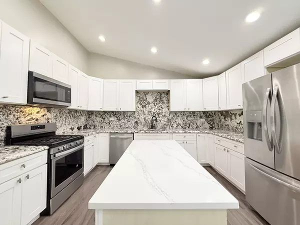 Lake In The Hills, IL 60156,541 Blackhawk Drive