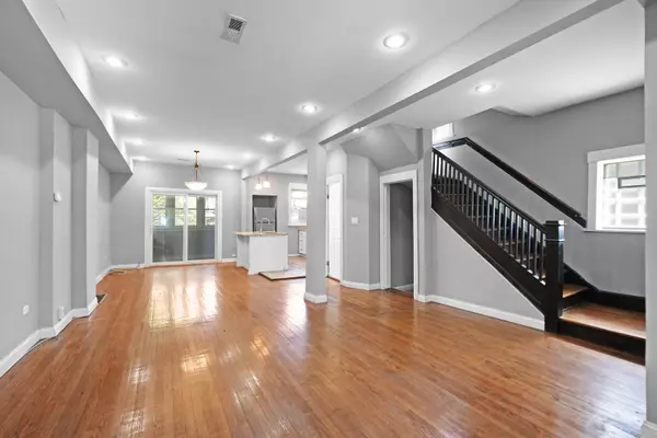 Chicago, IL 60637,6409 S Champlain Avenue