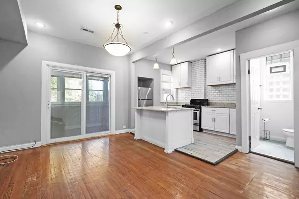 Chicago, IL 60637,6409 S Champlain Avenue