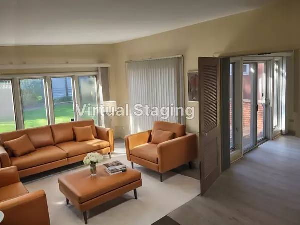 Highland Park, IL 60035,864 Sumac Road