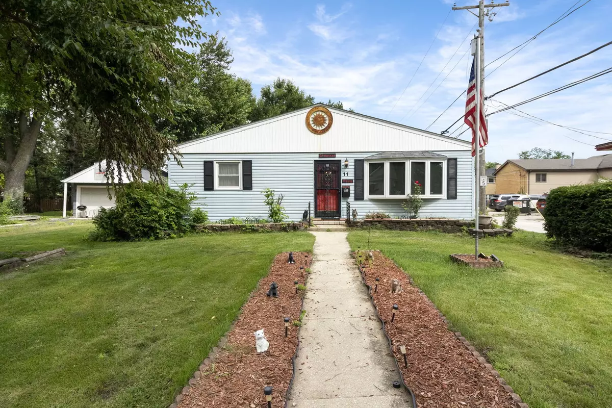 Westmont, IL 60559,11 N Grant Street