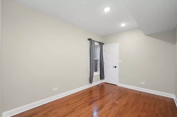 Chicago, IL 60632,5348 S Christiana Avenue