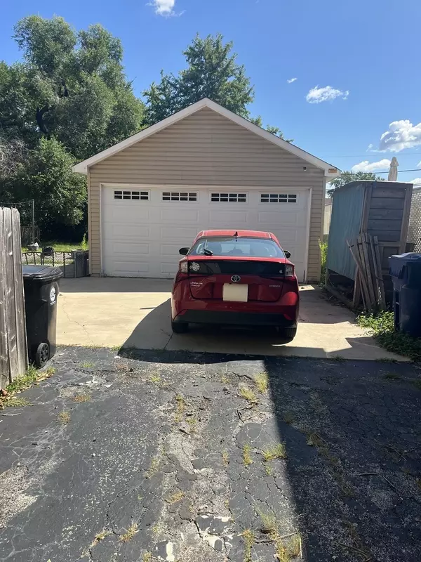Bridgeview, IL 60455,6825 la porte Court