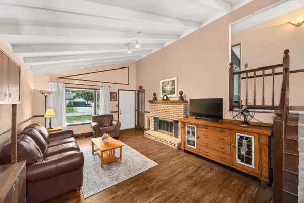 Glendale Heights, IL 60139,1645 Larry Lane