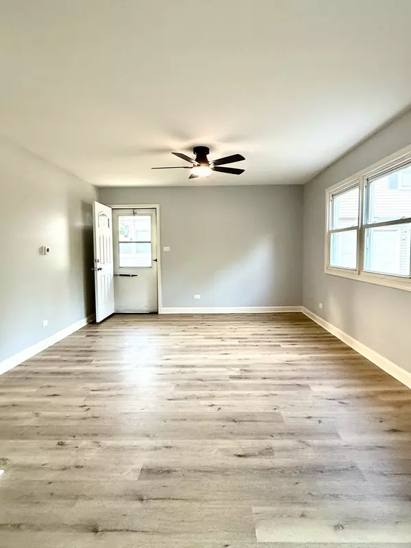 Bartlett, IL 60103,121 Lucille Court #A