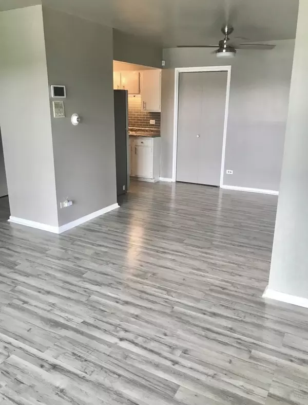 Homewood, IL 60430,903 Elder Road #10