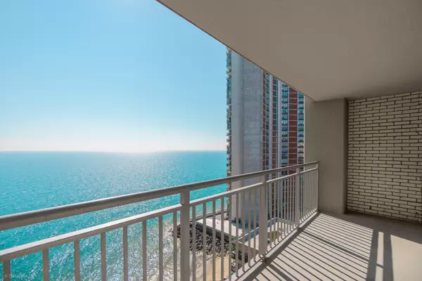 Chicago, IL 60660,6145 N Sheridan Road #14D