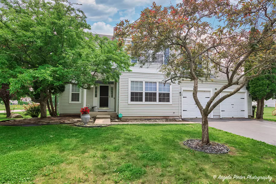 179 Cascade Drive, Crystal Lake, IL 60012