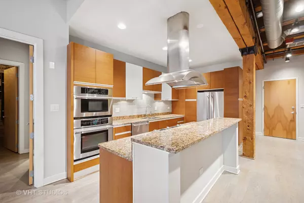 Chicago, IL 60654,154 W Hubbard Street #404